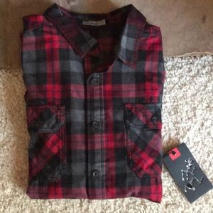 Men’s flannel plaid long sleeved button down